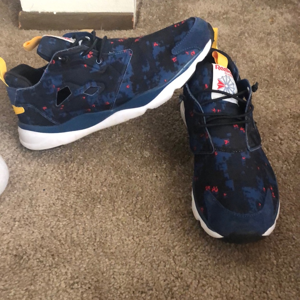 Multicolor Reebok Classics